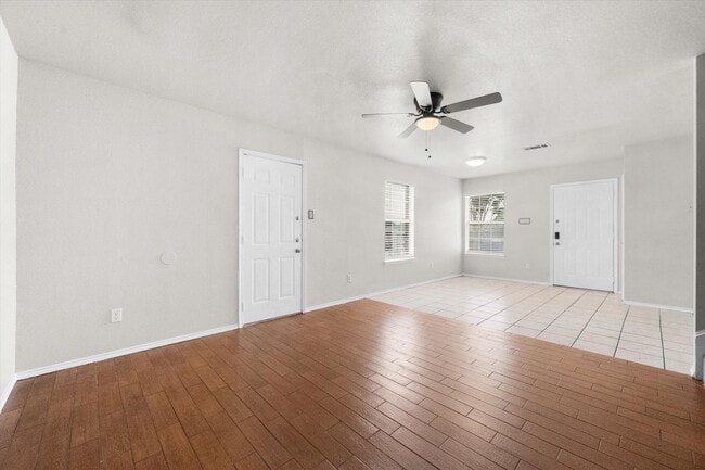 Building Photo - 612 Kings Way Dr