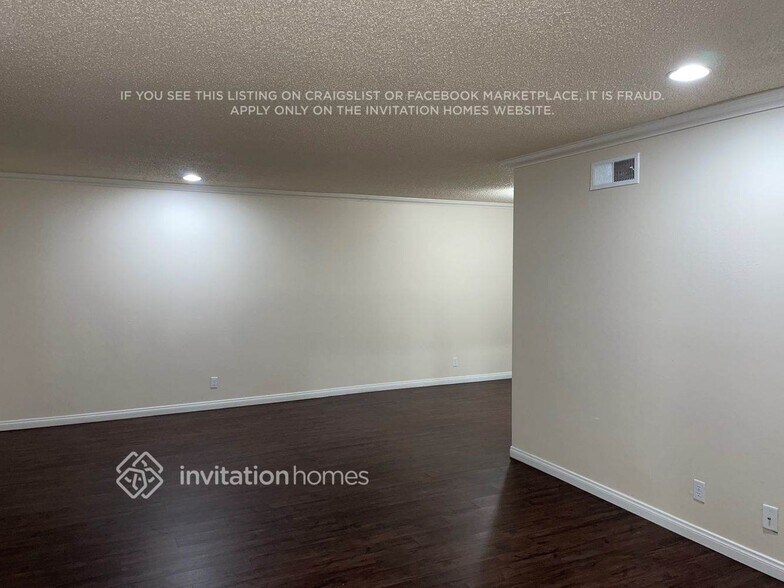 Building Photo - 19359 Green Mountain Dr