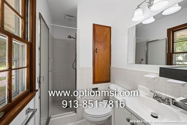 Building Photo - Comfort, Space & Style – Beautifully Updated Split-Level Home