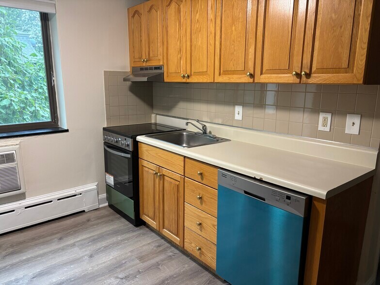 Building Photo - 5 Chester St