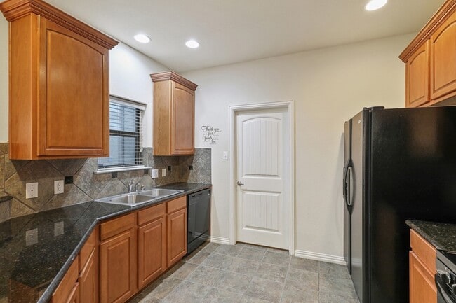 Building Photo - 8920 Soldiers Home Ln
