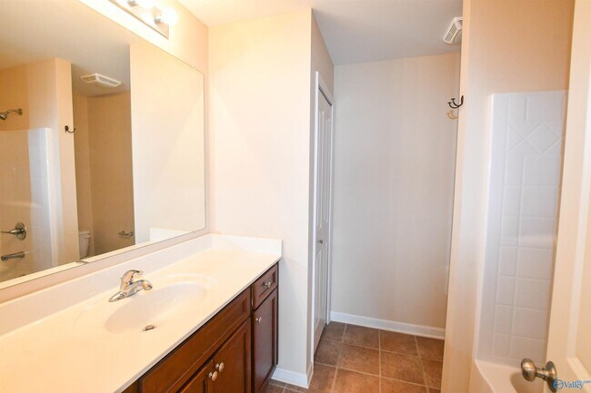 Building Photo - 324 Falling Water Ln SW