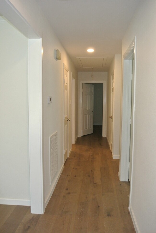 Building Photo - 7911 Greenbush St