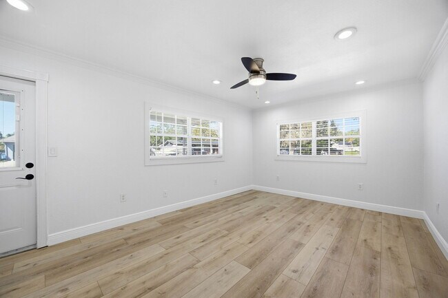 Building Photo - 401 Blueberry Ln