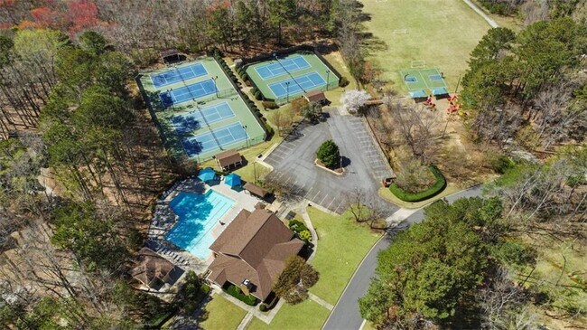 Building Photo - 5685 Lake Manor Trce