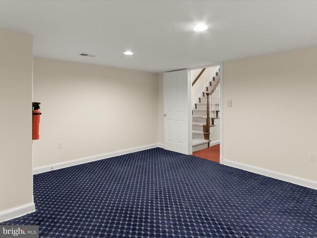 Building Photo - 4424 Westover Pl NW