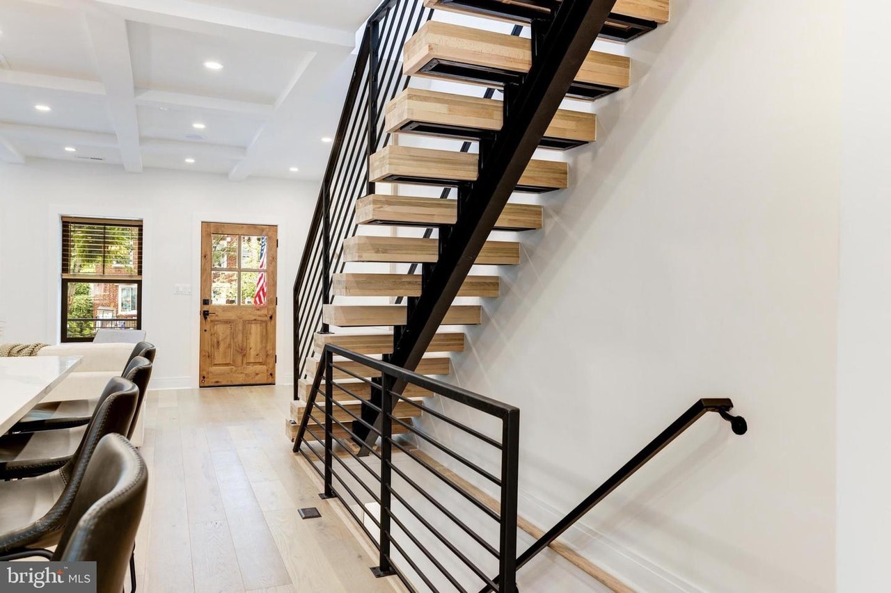 Building Photo - 4627 43rd Pl NW