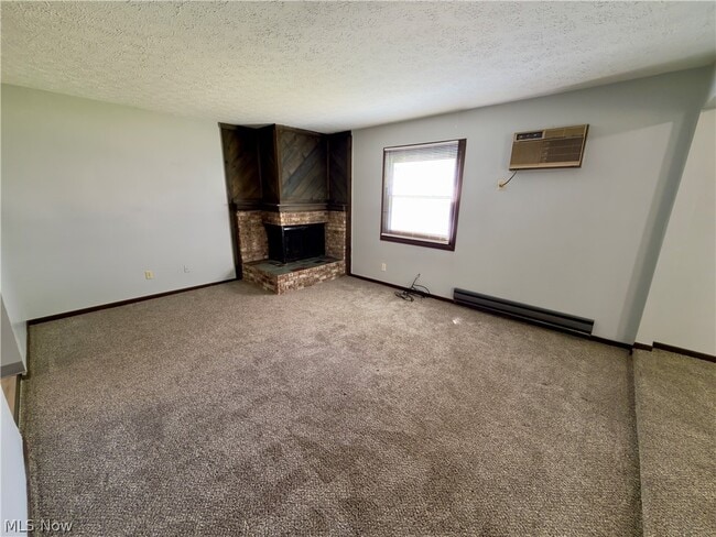 Building Photo - 2814 Forest Ln