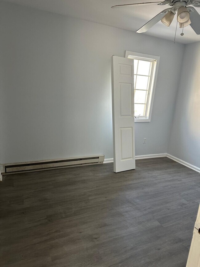 Building Photo - 31 E 32nd St