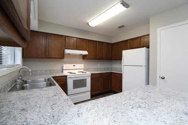 Building Photo - 7649 Old Hickory Dr