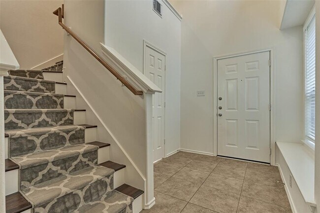 Building Photo - 218 W Stedhill Loop