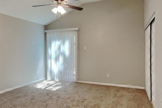 Building Photo - 7743 High Village Dr