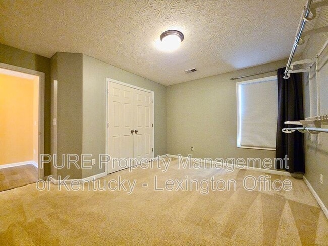 Building Photo - 2909 Mahala Ln