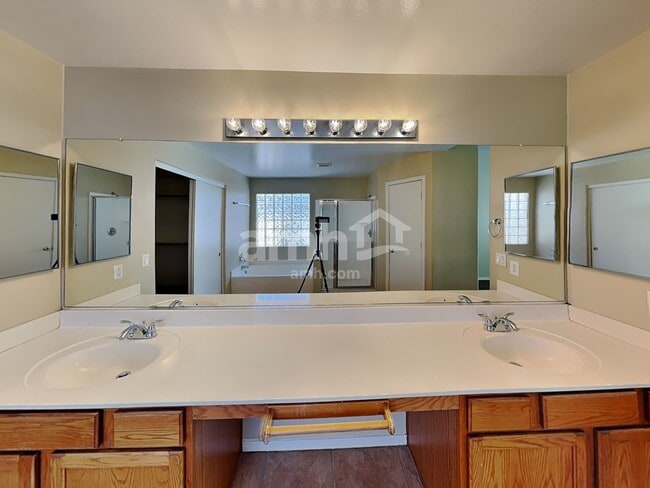 Building Photo - 2510 N 106th Ave