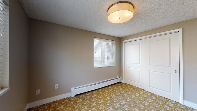 Building Photo - Boutique Apartments