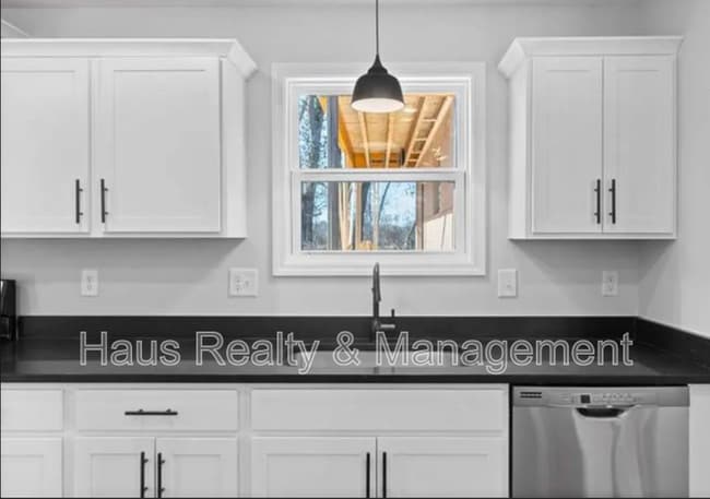 Building Photo - 64 W High St