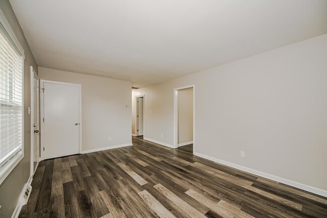 Building Photo - 735 Edgegreen Dr