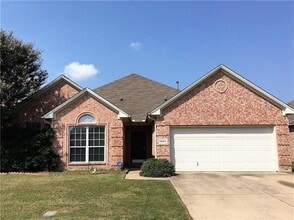 Building Photo - 8004 Ranchvale Ln