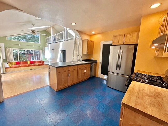 Building Photo - Lovely 3bd+/2ba Home in San Rafael