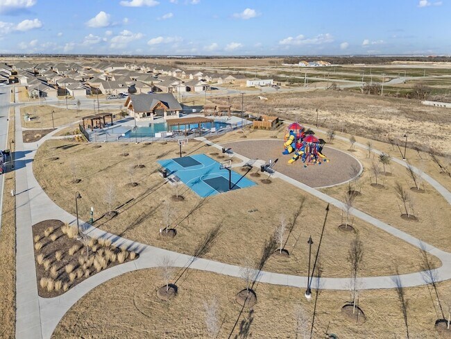 Building Photo - 1340 Blazin Bronco Trl