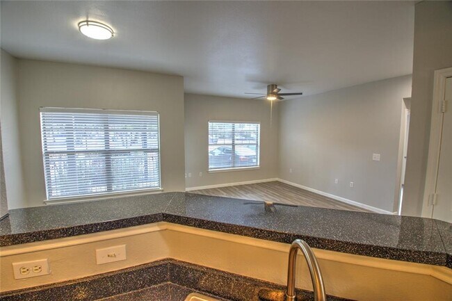 Building Photo - 2320 Gracy Farms Ln