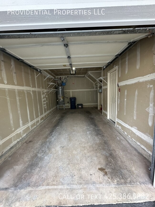 Building Photo - 23791 SE Summerhill Ln