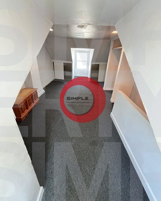 Building Photo - 3 bed house