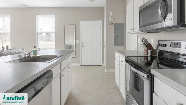 Building Photo - 6460 Chelsea Glen Dr