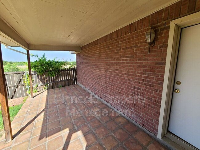 Building Photo - 1 Southridge Dr