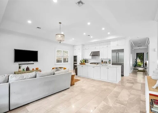 Building Photo - 11091 Bitternut Hickory Ln