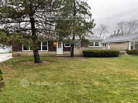 Building Photo - 524 Lotus Ln