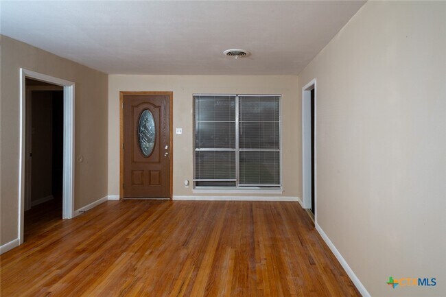 Building Photo - 1405 Missouri Ave