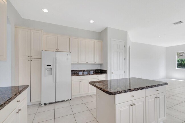 Building Photo - 11286 Regatta Ln
