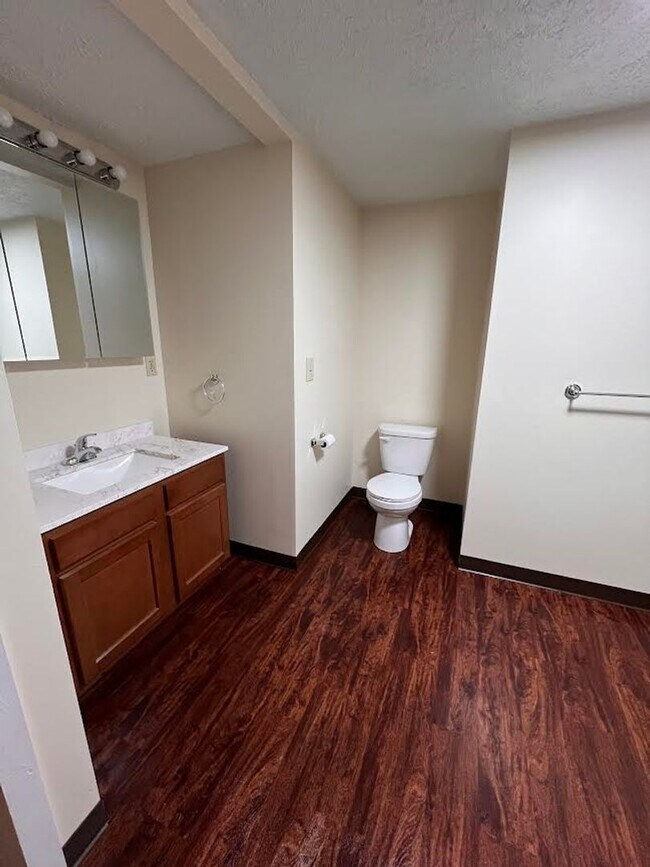 Building Photo - 112 Hazel St