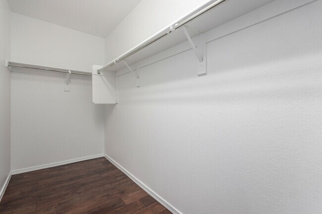 Building Photo - 3 Bedroom in Hunter Ridge