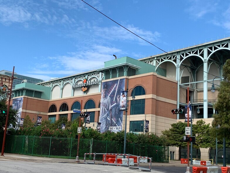 Minute Maid Park - Two blocks from home! - 505 Bastrop St