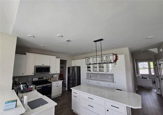 Building Photo - 121 Linden Ct