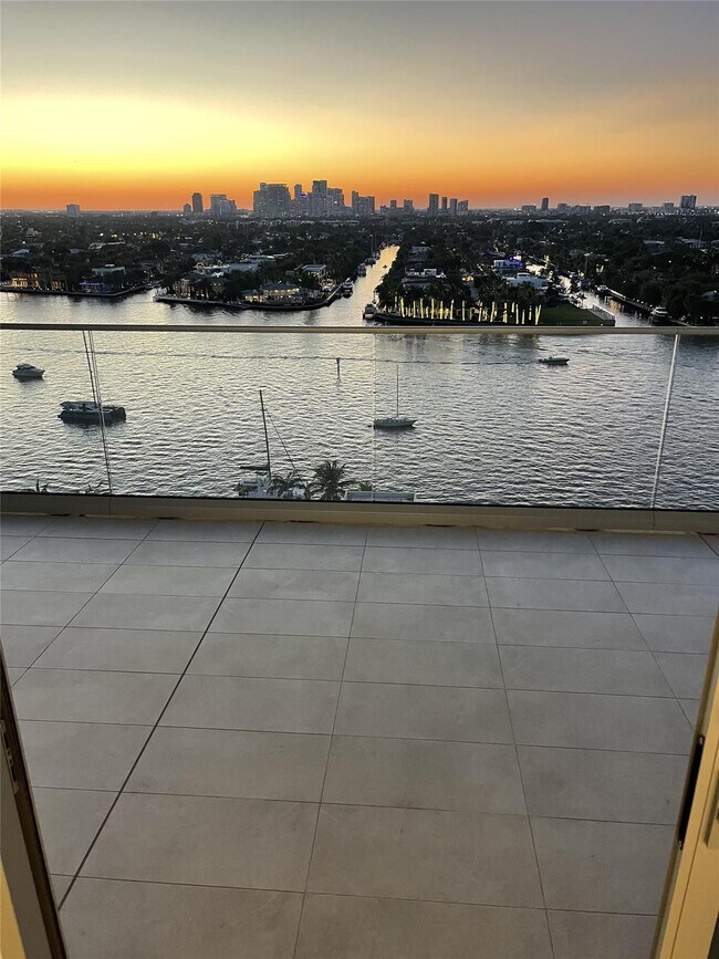 Building Photo - 153 Seabreeze Blvd