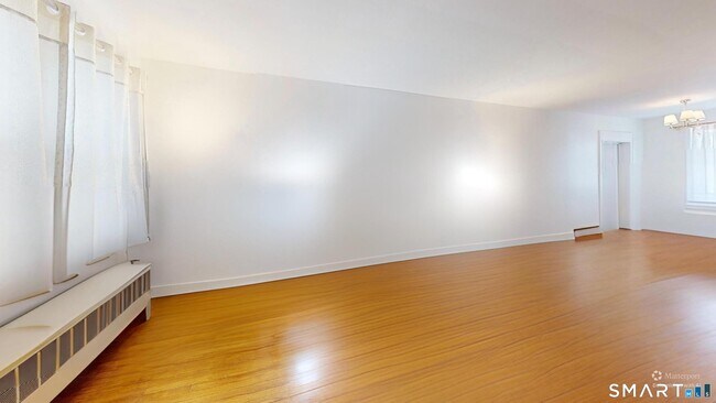 Building Photo - 638 Prospect St