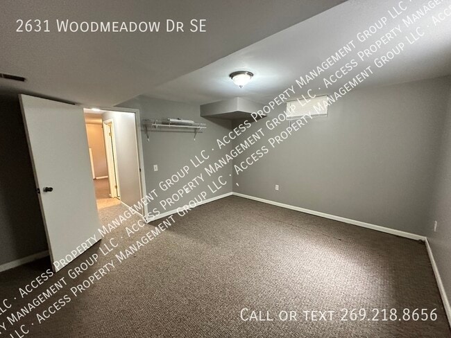 Building Photo - 2631 Woodmeadow Dr SE