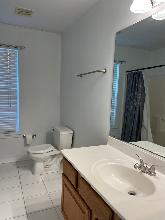 Building Photo - 1670 Highmeadow Ln