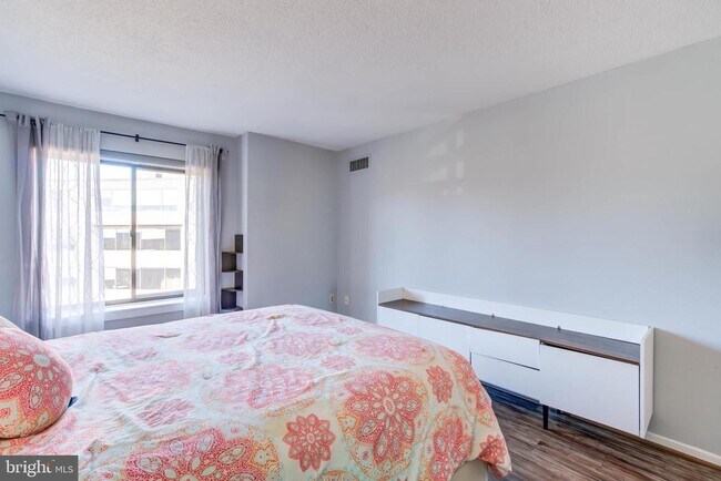 Building Photo - 2111 Wisconsin Ave NW