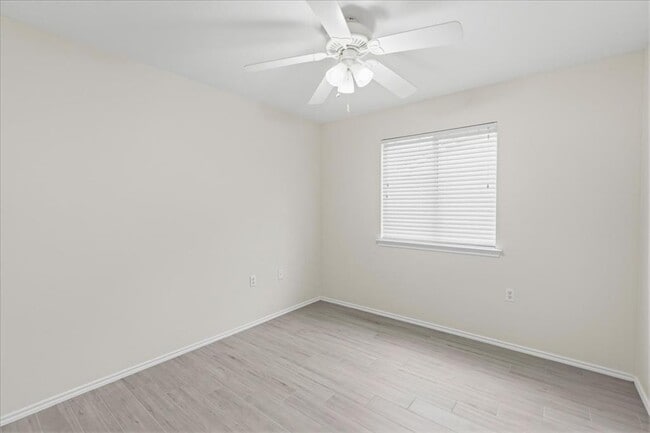 Building Photo - 104 Whitewing Way