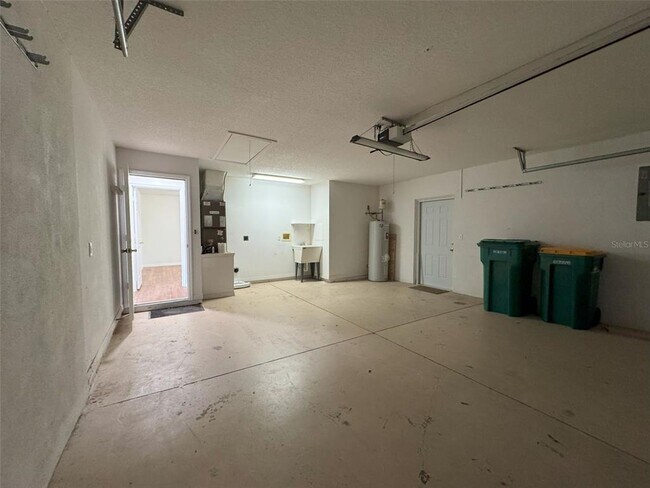 Building Photo - 519 Hemlock St