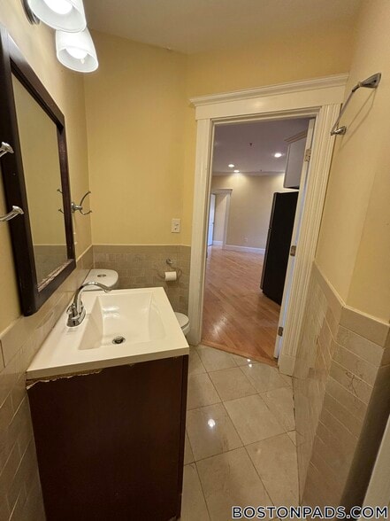 Building Photo - 156 Magazine St