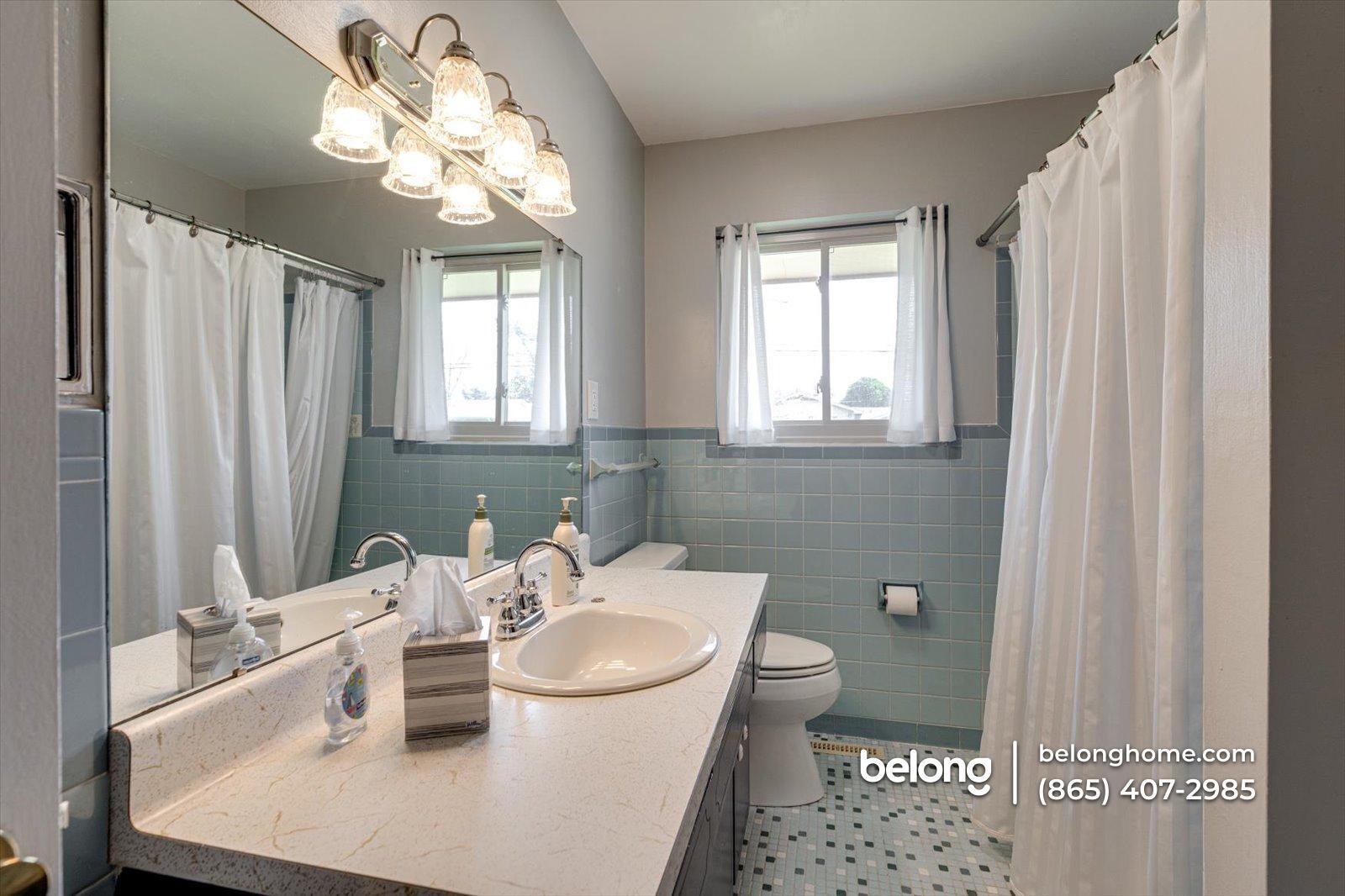 Building Photo - 2324 Mark Ln