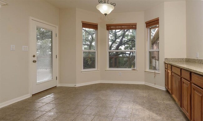 Building Photo - 2220 Comal Springs