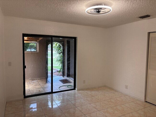 Building Photo - 12761 Westhampton Cir