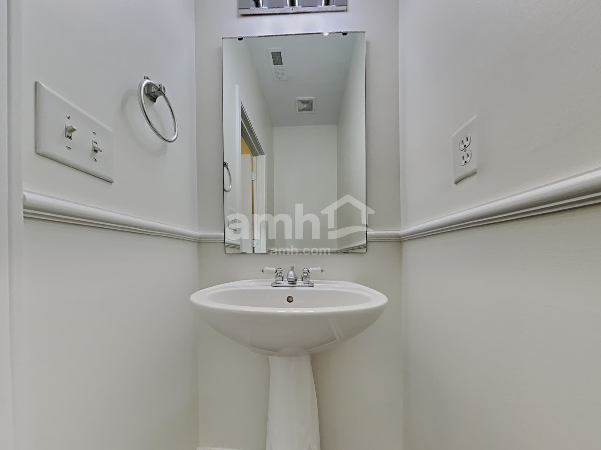 Building Photo - 104 Thorsen Dr