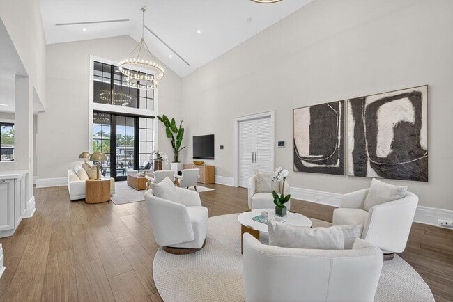 Building Photo - 400 Mola Ave